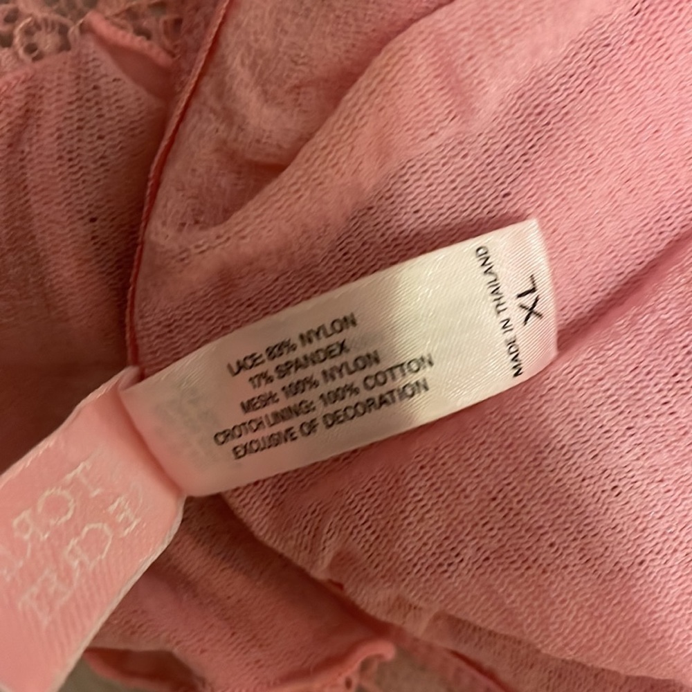 NWOT Victorias Secret bra w/coordinating panty. Sizes 38D and XL.​​​​ - Picture 10 of 11